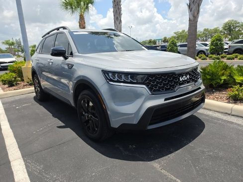 Certified 2022 Kia Sorento S AWD/4WD image 1