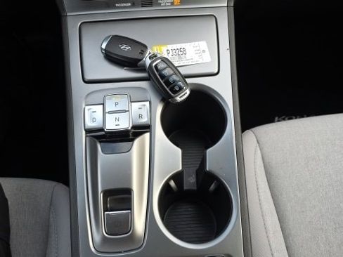 Used 2023 Hyundai Kona SE w/ Cargo Package image 18