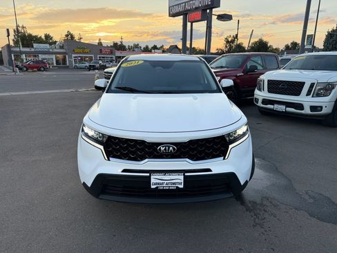 Used 2021 Kia Sorento LX AWD/4WD image 4