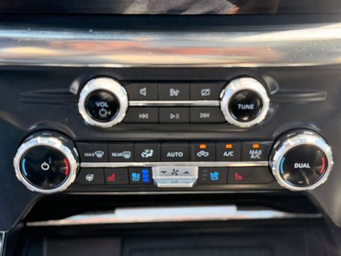 Used 2022 Ford F150 Lariat w/ Equipment Group 502A High AWD/4WD image 30