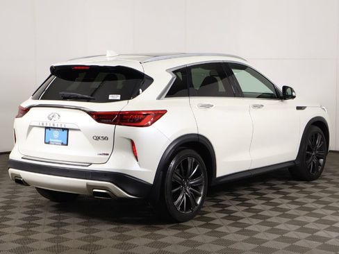 Used 2020 INFINITI QX50 Essential w/ Edition 30 Package FWD image 11