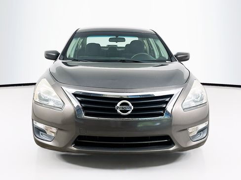 Used 2013 Nissan Altima 2.5 S FWD image 2