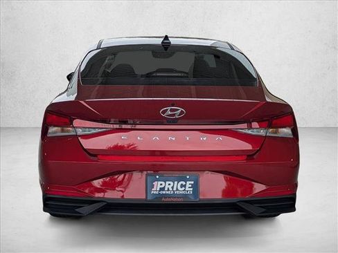 Used 2023 Hyundai Elantra SEL w/ Convenience Package FWD image 7