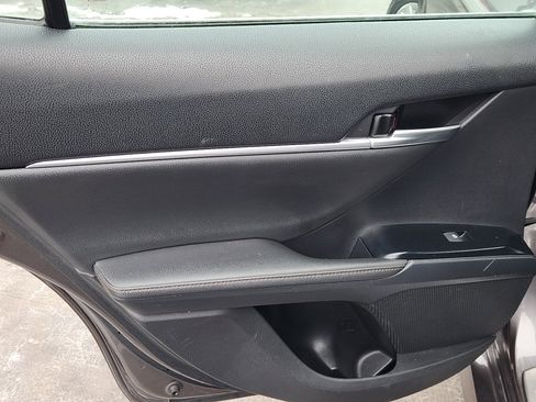 Used 2019 Toyota Camry XLE image 22