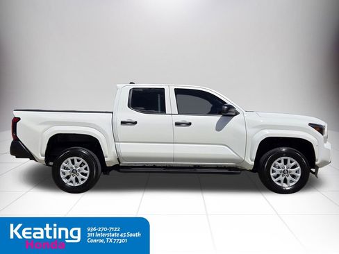 Used 2025 Toyota Tacoma SR image 9