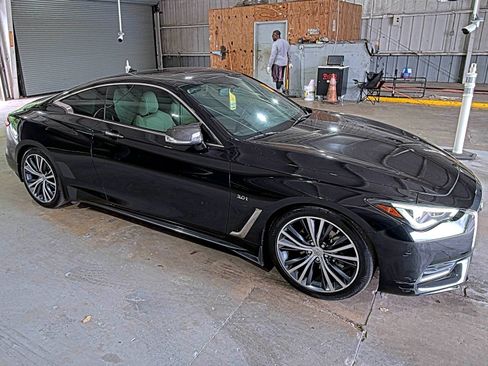 Used 2017 INFINITI Q60 3.0t w/ Premium Plus Package 3.0T RWD image 5