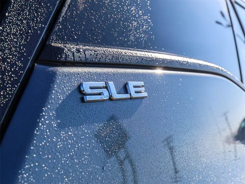 Used 2020 GMC Terrain SLE w/ Driver Convenience Package image 10