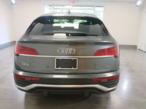 Used 2022 Audi Q5 2.0T Premium Plus w/ Premium Plus Package AWD/4WD image 12