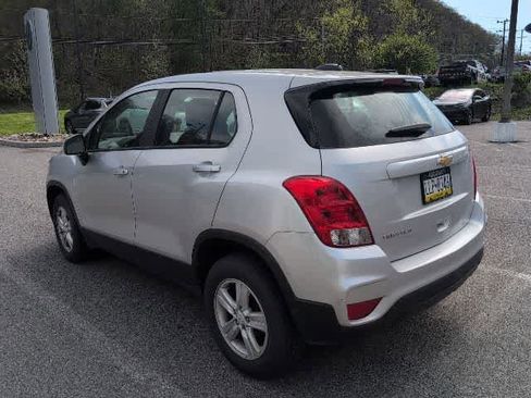 Used 2017 Chevrolet Trax LS AWD/4WD image 3