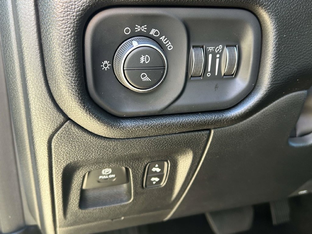 Used 2025 RAM 1500 Laramie AWD/4WD image 19