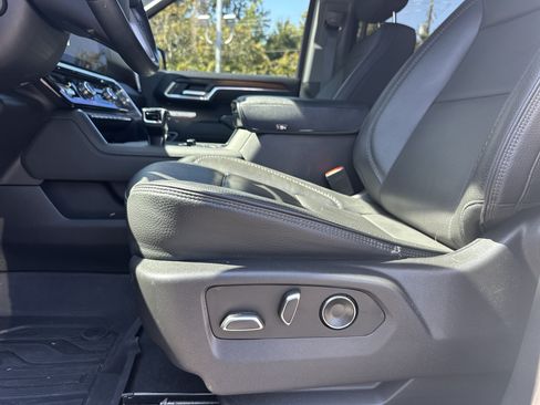 Used 2025 GMC Sierra 1500 Denali w/ Denali Reserve Package AWD/4WD image 10