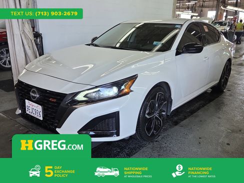 Used 2023 Nissan Altima 2.5 SR image 1