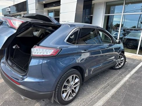 Used 2018 Ford Edge Titanium w/ Technology Package FWD image 4
