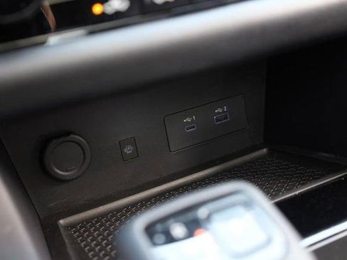 Used 2025 Nissan Pathfinder SL w/ SL Premium Package FWD image 18