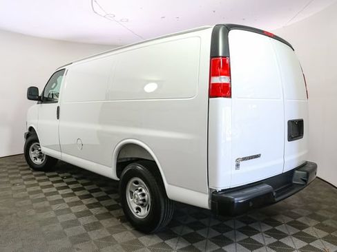 Used 2025 Chevrolet Express 2500 w/ Driver Convenience Package RWD image 7