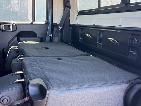 New 2025 Jeep Gladiator Rubicon w/ Convenience Group image 26