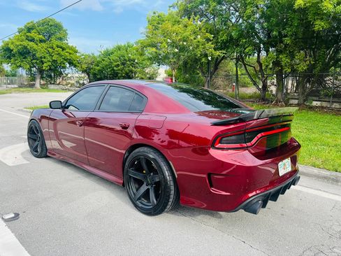 Used 2019 Dodge Charger R/T w/ Plus Group RWD image 3