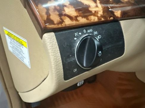 Used 2009 Mercedes-Benz E 350 Sedan image 21