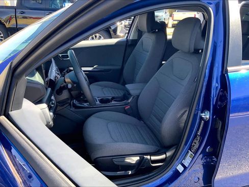 Used 2025 Kia K4 EX image 8