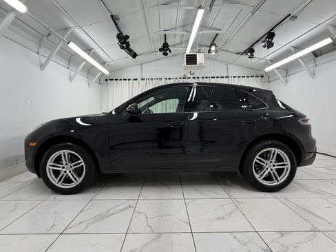 Certified 2025 Porsche Macan AWD/4WD image 15