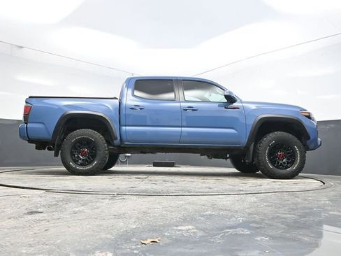 Used 2018 Toyota Tacoma SR image 39