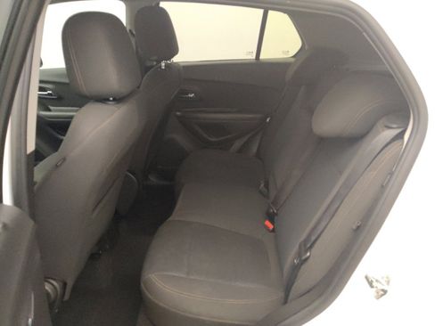 Used 2021 Chevrolet Trax LS w/ Tint and Cruise Package FWD image 18