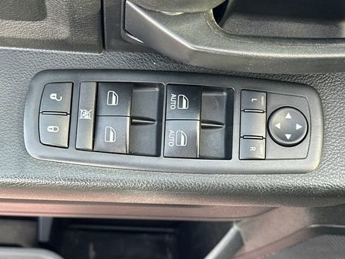 Used 2018 RAM 1500 ST image 12