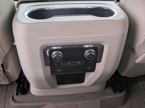 Used 2021 GMC Yukon Denali w/ Denali Premium Package image 31