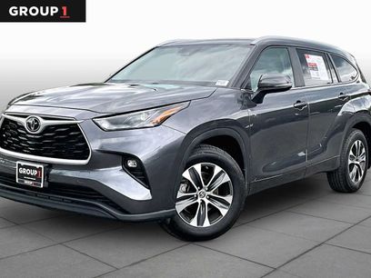 Used 2023 Toyota Highlander XLE
