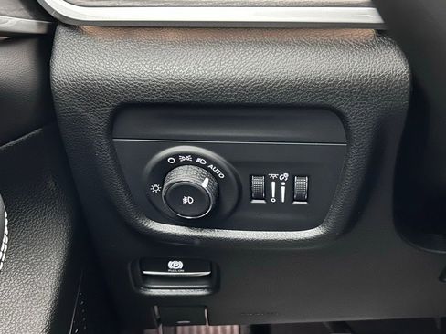 New 2025 Jeep Grand Cherokee Limited AWD/4WD image 19