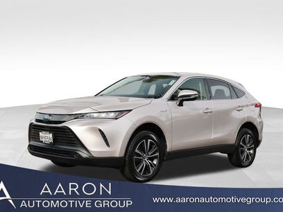 Used 2021 Toyota Venza LE w/ Carpet Mat Package (TMS)