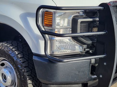 Used 2022 Ford F250 XL w/ Power Equipment Group image 9