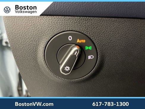 New 2026 Volkswagen Taos SEL image 15