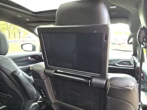 Used 2020 Chrysler Pacifica Touring-L image 20