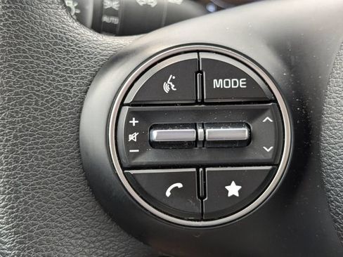 Certified 2025 Kia Soul LX w/ LX Technology Package FWD image 25