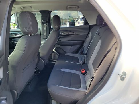 Used 2025 Chevrolet TrailBlazer LT w/ Convenience Package FWD image 12