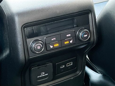 Used 2023 GMC Acadia Denali w/ Denali Technology Package image 27