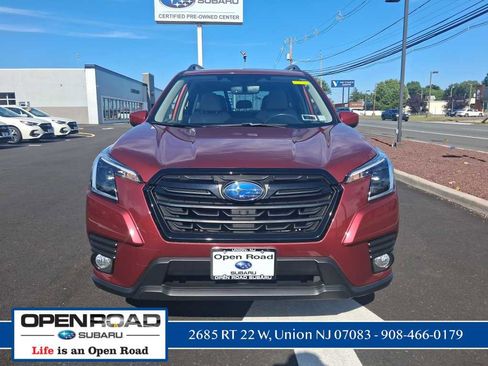 Used 2023 Subaru Forester Premium AWD/4WD image 2
