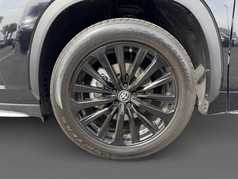 Certified 2025 Toyota Highlander XSE AWD/4WD image 11