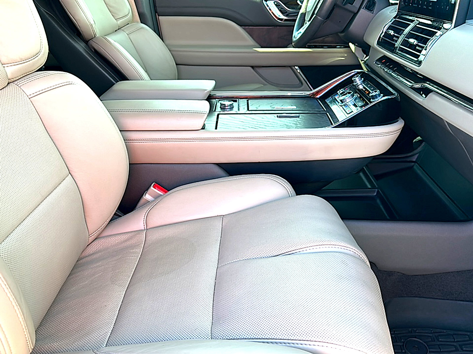 Used 2022 Lincoln Navigator Reserve RWD image 28