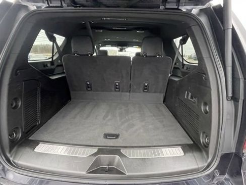 Used 2023 Chevrolet Suburban Premier image 5