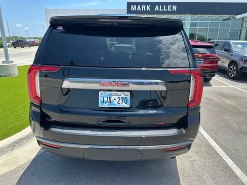 Used 2024 GMC Yukon AT4 w/ Technology Package AWD/4WD image 4