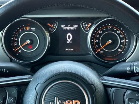 Used 2023 Jeep Gladiator Sport AWD/4WD image 13