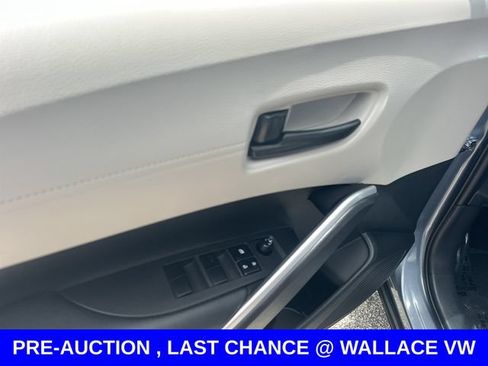 Used 2024 Toyota Corolla Cross L FWD image 19