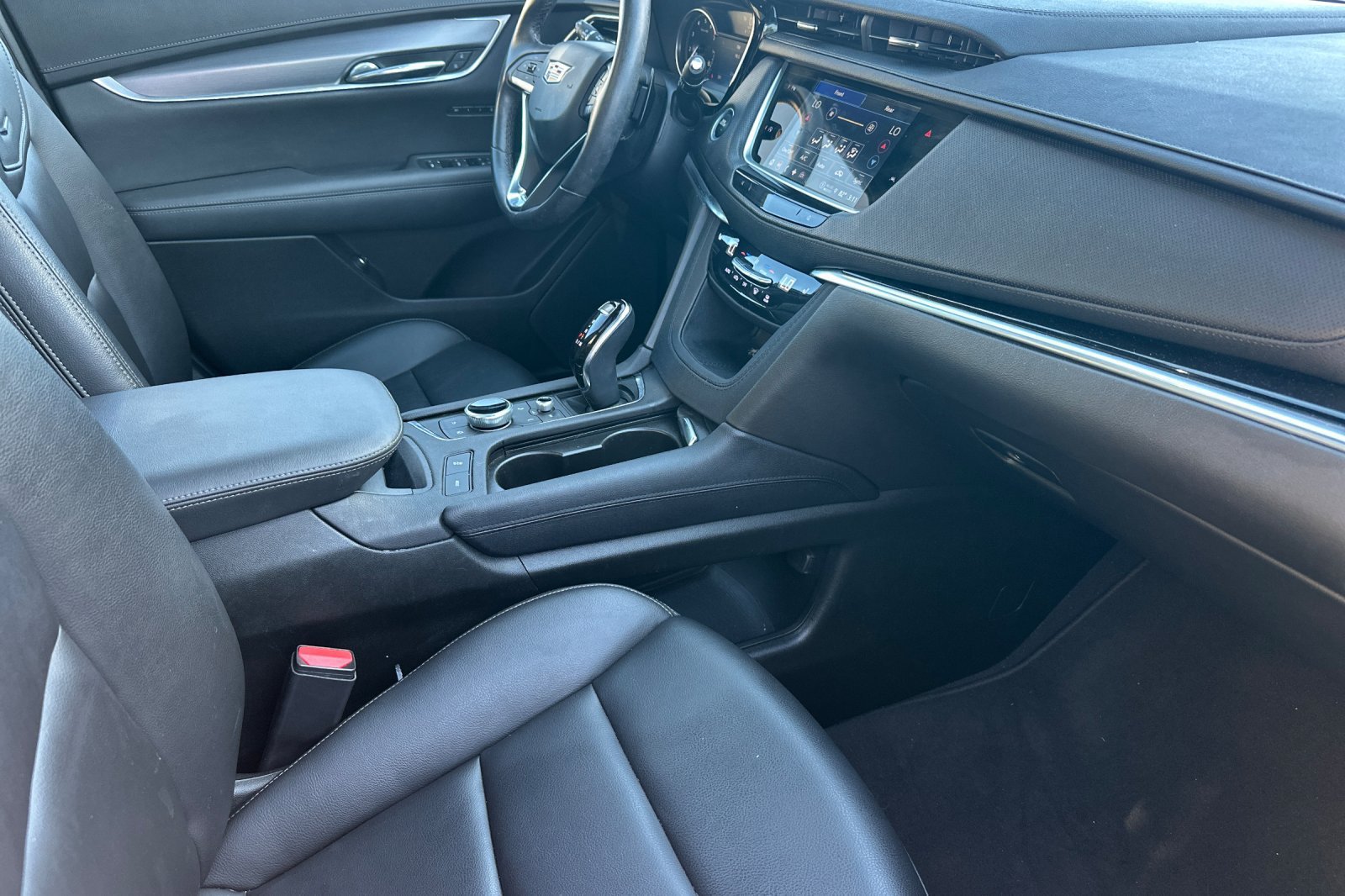 Used 2024 Cadillac XT6 Luxury FWD image 20