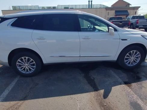 Certified 2024 Buick Enclave Essence AWD/4WD image 9