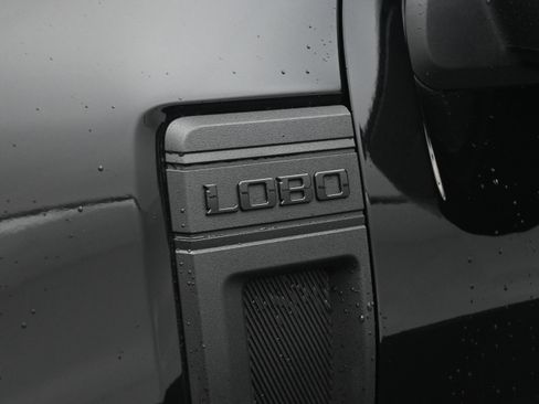 Used 2025 Ford Maverick Lobo AWD/4WD image 12