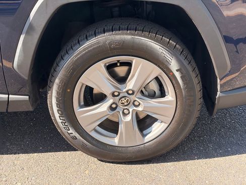 Used 2024 Toyota RAV4 XLE AWD/4WD image 10
