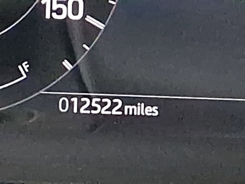 Used 2025 Land Rover Discovery Dynamic SE image 17