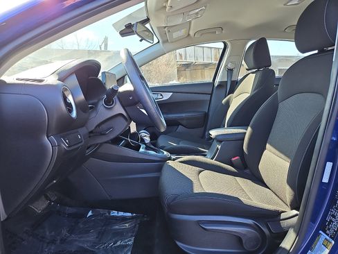 Used 2022 Kia Forte LXS image 13